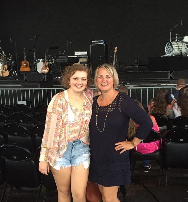 Reinhard and her mom at a Dixie Chicks concert 
