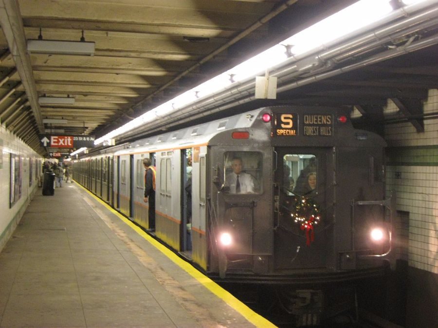 New_York_City_Subway_Pullman_Standard_R7A_1575